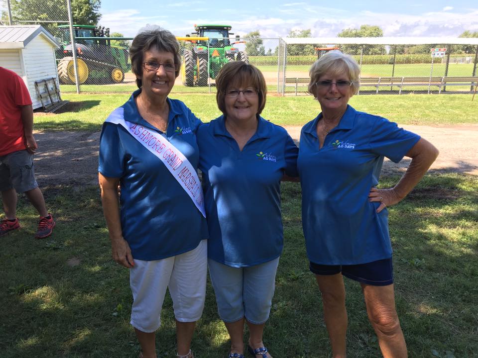 volunteers at Ashmore Ag Days in 2016